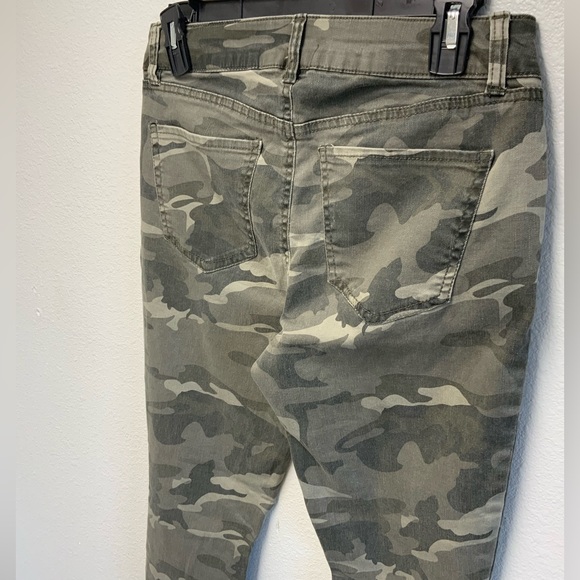 Army Print Skinny Jeans - Picture 5 of 5